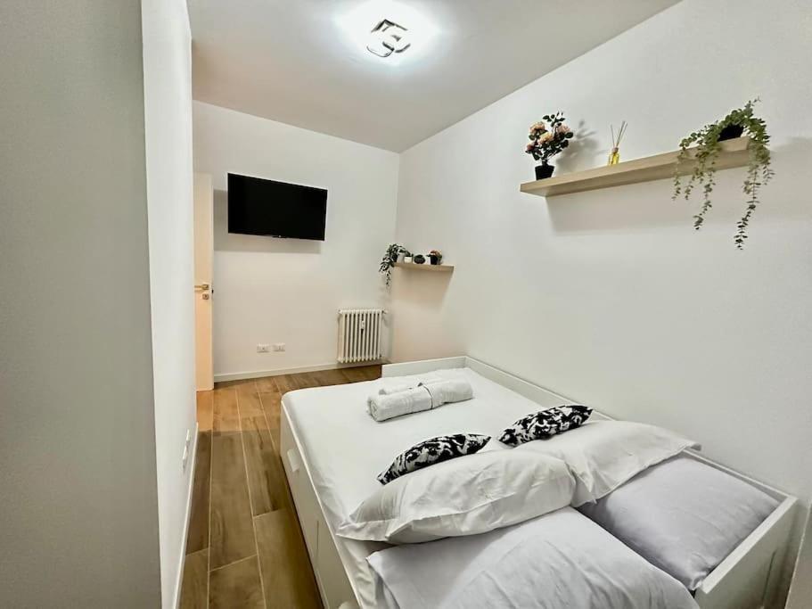 Luxury House Near The Funicular Apartment Bergamo Bagian luar foto